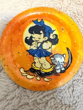 vintage Tin Litho Ohio Art Toy 4" Plate Kittens Cats & Girl, She loves me...